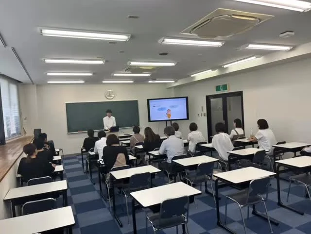 【保護者会を実施しました👪】
保護者の皆さまにお集まりいただきありがとうございました。
生徒たちが安心して成長できるよう、学校と家庭が一緒に歩んでいきます。
いつも温かいご協力ありがとうございます✨

学校での取り組みや進路の話題、日常生活の様子を共有しました。
保護者の方々と一緒に「子どもたちの未来」を考える大切な時間。
生徒たちの成長をこれからも一緒に支えていきます🌱

#群馬 #わせがく #前橋 #通信制高校 #通信制 #ぐんま #部活 #前橋市 #高校生 #転編入 #新入生 #保護者会 #一緒に #わせがく高校 #駅近く #進路 #イベント