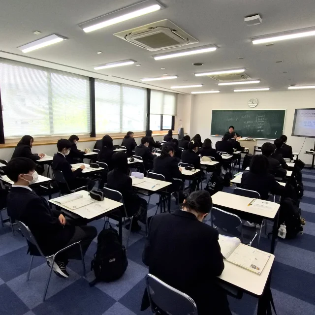 今週から1年生が登校し始めました！！

日に日に緊張が解けていって、楽しく過ごしている様子が見られます🎶

来週の新入生歓迎会もお楽しみに！(生徒会)

#通信制高校 #わせがくPURE高等学校 #前橋 #高校生 
#fjk