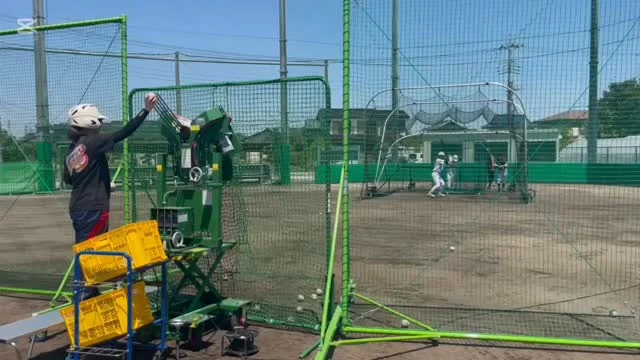 学校法人早稲田学園
わせがくPURE高校　常総本校

硬式野球
GW最終練習

まだまだ伸びしろいっぱいですが力強くスイングができるようになってきましたね☺

マシーンにボールを入れてくれてありがとう🙏
怖い思いさせましたね💦

十分安全に配慮して行なっておりますので大丈夫です。またお手伝いお願いします😊

#野球　#高校生　#ゴールデンウィーク　#思い出　#休日