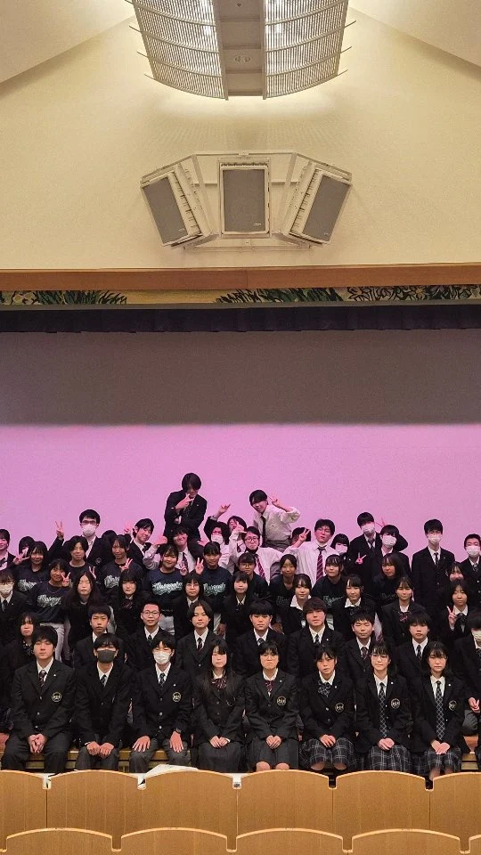 先日、新入生歓迎会を行いました！
新入生の皆さんに楽しんでいただけて、生徒会一同とても嬉しいです！
これからも新入生にもそれ以外の方にもわせがくPURE高等学校の魅力をじゃんじゃん伝えていけるよう頑張っていきます！
#わせがくpure高等学校 #通信制高校 #新入生歓迎会 #vlog #前橋市