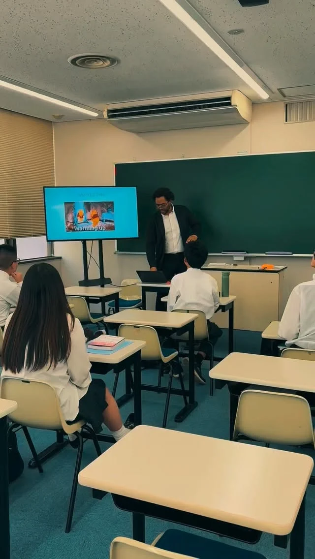 今日はALTの先生との授業でした🌍✨
英語でのやりとりに緊張しながらも、
少しずつ笑顔や会話が増えていく様子が見られました☺️

「伝わった！」という小さな成功体験は、
きっとこれからの自信につながっていくはず。

英語が得意かどうかよりも、
“伝えてみよう”とする気持ちを大切にしていきたいですね✏️🌱

#わせがくPURE高校 #通信制高校 #ALT #英語授業 #高校生活