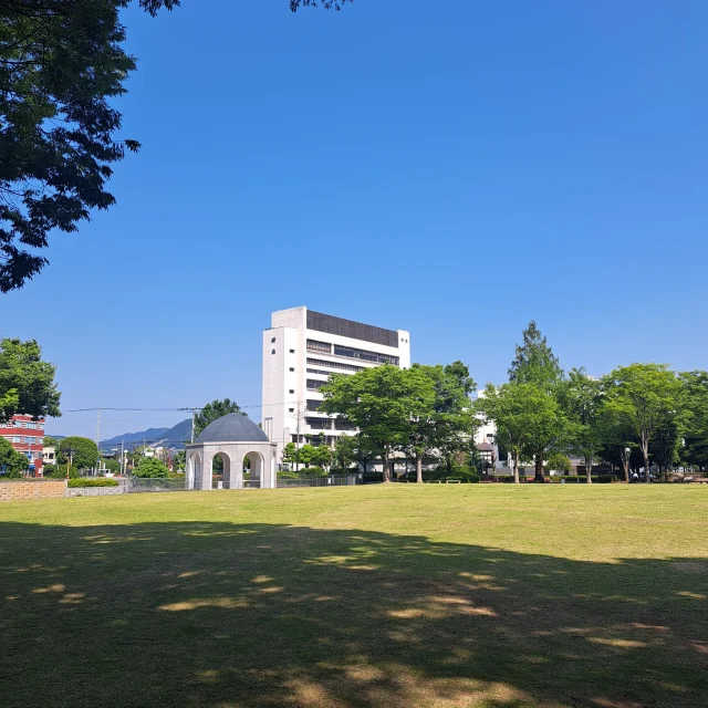 📸写真部の活動📸

先日、写真部の活動を
キャンパス近くの新川公園にて
行いました😊✨

写真は部長＆副部長が撮影です。
さすがの腕前です‥👏👏

写真部のインスタもやっていますので、
ぜひ@wgpkiryu_photo もフォローして
チェックしてください🍀

＊＊＊
わせがくＰＵＲＥ高等学校 桐生キャンパス
⋆┈┈┈┈┈┈┈┈┈┈┈┈┈┈┈┈┈┈⋆
住所：群馬県桐生市稲荷町４－２０
ＪＲ桐生駅🚃徒歩５分
新入学・転入学・編入学
⋆┈┈┈┈┈┈┈┈┈┈┈┈┈┈┈┈┈┈⋆
🏫学校見学会🏫
５月３０日(土)１０：００～
６月２７日(土)１０：００〜
７月２５日(土)１０：００〜
⋆┈┈┈┈┈┈┈┈┈┈┈┈┈┈┈┈⋆
平日の個別相談も可能です！
お気軽にお問い合わせください。
⋆┈┈┈┈┈┈┈┈┈┈┈┈┈┈┈┈┈┈⋆
わせがくＰＵＲＥのHPまたはお電話にて
ご予約ください🌈
ご参加お待ちしております🦄

#わせがくＰＵＲＥ高等学校 #わせがくＰＵＲＥ高等学校桐生キャンパス #桐生市 #新入生 #編入学 #不登校支援