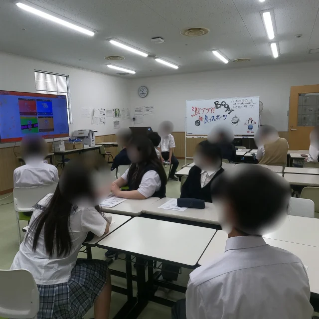 9月2日に生徒会主催企画「生徒交流会」を実施いたしました。
「PUREfect　Time!!」という造語を作り、夏祭りと「PURE（純粋な）」と「Perfect（完璧な、申し分ない）」を掛け合わせたテーマを設定しました。生徒会メンバーは夏休み前から少しずつ準備し始め、少人数ながらもみんなで作り上げたイベントでした。
他学年の生徒との班編成で協力し、頭をフル回転させ身体を動かし、楽しいひと時を共有できたのではないでしょうか？
#わせがくPURE高校 #わせがくPURE高等学校 #わせがくPURE高校古河キャンパス #不登校支援 #通信制高校 #茨城県 #古河市 #生徒会主催 #行事