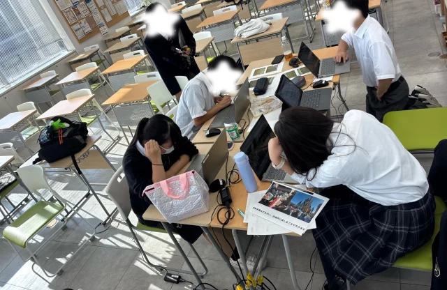 広報委員🌿

桐生市役所主催の「まちと学ぶ、桐生の高校展」
に向けた、学校紹介のポスター制作をしています！

学校の魅力や、日々の学校生活の様子が伝わるように、広報委員で協力しながら制作中です✨

どんなポスターに仕上がるのか、お楽しみに！

完成したポスターを通して、たくさんの方に本校の魅力を知っていただけたらうれしいです😊

わせがくPURE高等学校桐生キャンパス
-————————————
住所:群馬県桐生市稲荷町4-20
JR桐生駅🚃 徒歩5分
新入学•転入学•編入学
-————————————
🏫学校見学会🏫
10/17（土）10:00〜
11/14（土）10:00〜
12/5（土）10:00〜
-————————————
平日の個別相談も可能です！
お気軽にお問合わせください。
-————————————
わせがくPUREのHPまたはお電話にて
ご予約ください🌈
ご参加お待ちしております🐴